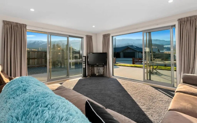 Pisa Oasis - Cromwell Holiday Home