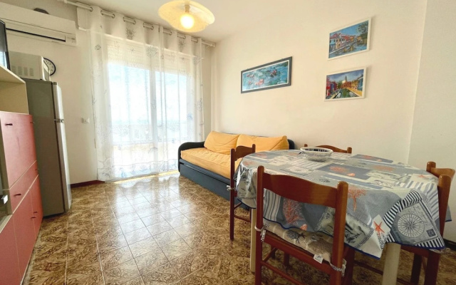 Welcoming Flat With Large Balcony