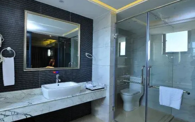 Rongting Holiday Inn Luoping
