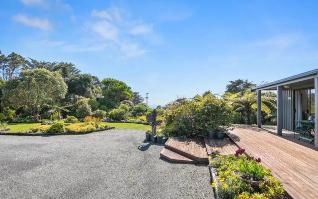 Upepo - The Garden Room - Cape Foulwind Studio