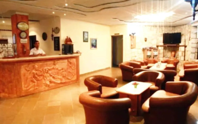 Parilti Hotel