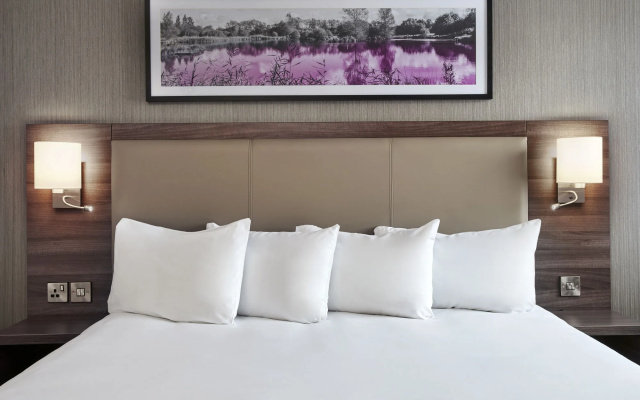 Leonardo Hotel Swindon