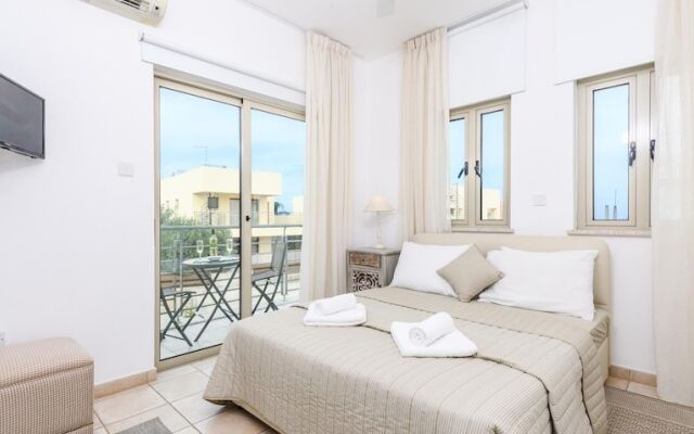 Отель Sunrise Bay #5 комната для гостей