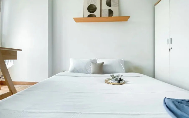 Modern Look Studio Apartment At M-Town Residence Near Sms Mall