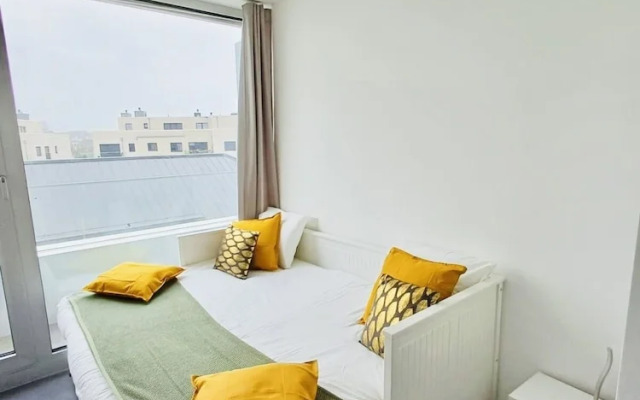 New 2 bedrooms Penthouse in Center