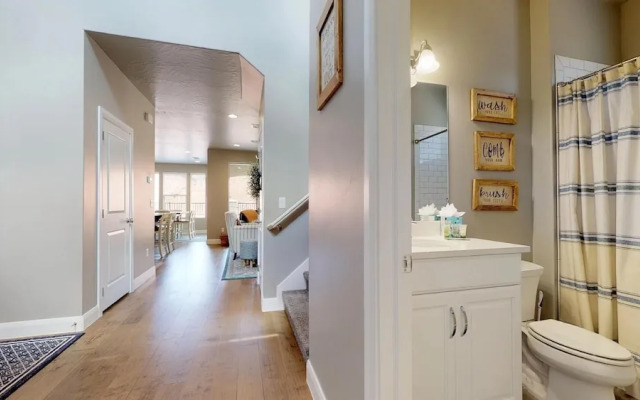 Twelve Oh Seven 4 Bedroom Apts
