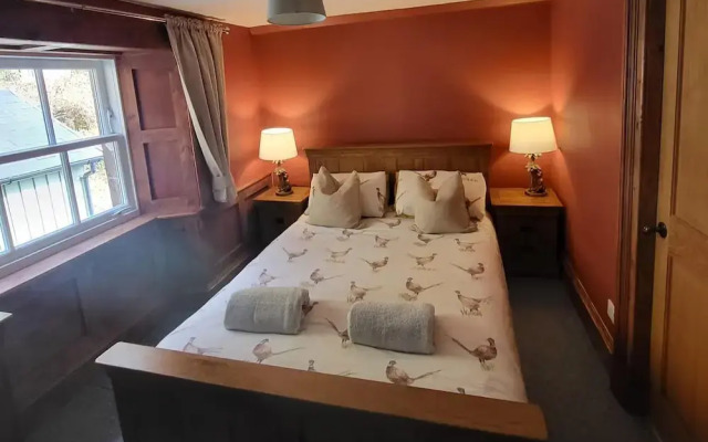 3 Bed House - Mountain Views, Firepit, Bbq