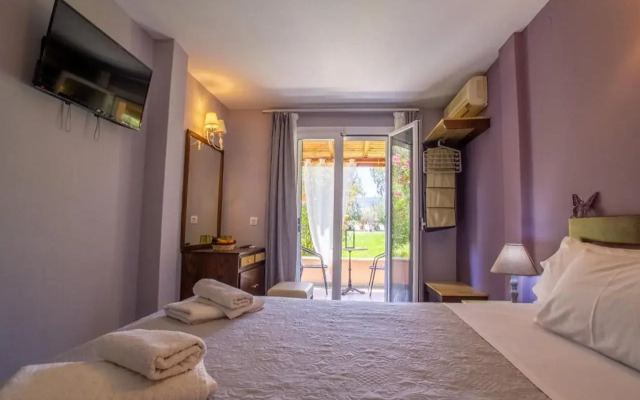 Tellis Holiday Rooms