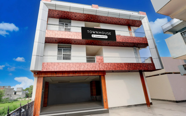 Townhouse Sarai Metro Station Formerly Palla