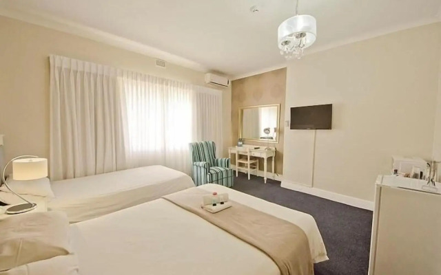 The Russel Hotel
