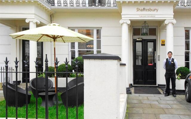 Отель Shaftesbury Hyde Park International вид на фасад