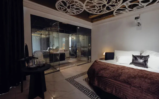 Love in the Atlantis Hotel