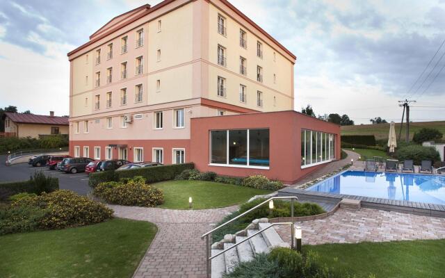 Отель Francis Palace Чехия, Франтишкови-Лазне - отзывы, цены и фото номеров - забронировать отель Francis Palace онлайн вид на фасад