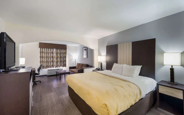 Quality Inn & Suites Huntsville Research Park Area