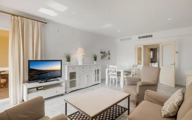 Spacious 3 bedrooms apartment at LAS BRISAS