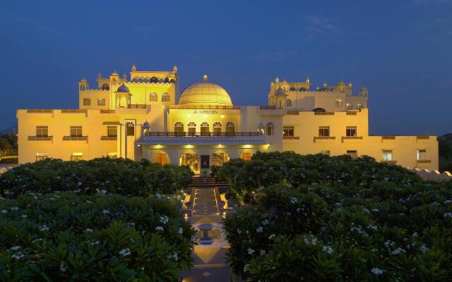 Отель Le Méridien Jaipur Resort & Spa вид на фасад