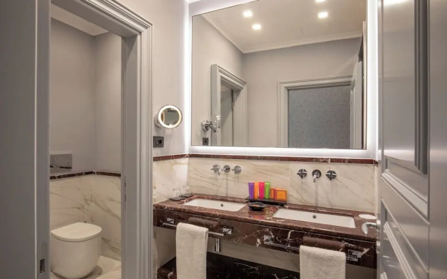 The Inn at the Spanish Steps Elegant Collection - The Jewel