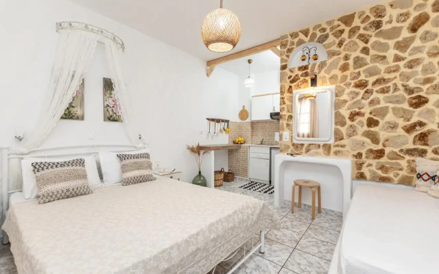 Lofos Studios & Rooms