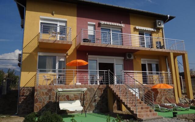 Отель Guestrooms Struma Dolinata Болгария, Симитли - отзывы, цены и фото номеров - забронировать отель Guestrooms Struma Dolinata онлайн вид на фасад