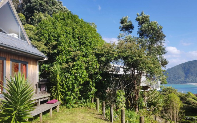 Paku Escape - Tairua Bach
