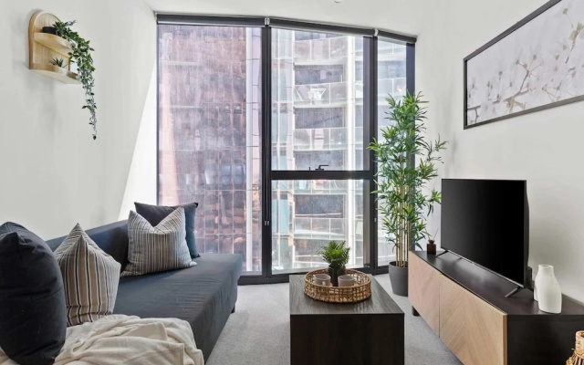A Chic 2BR Apt Right Next to Melbourne Central