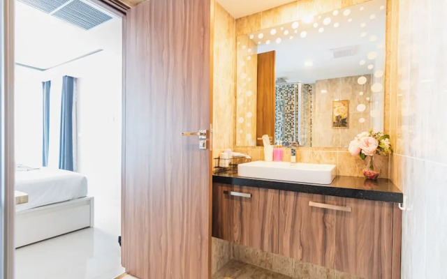 Centara Grand Avenue by Pattaya Holiday