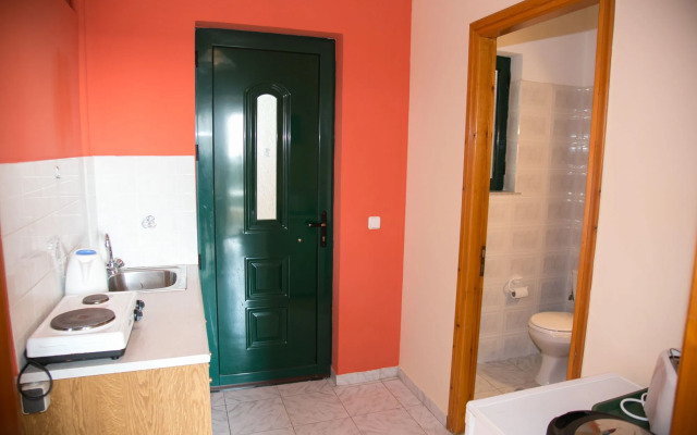 Almyros Studios & Apartments