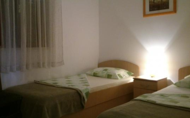 Apartment Mis - apartments close to sea: A1 Petrcane, Zadar riviera
