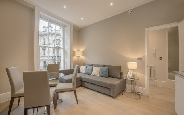 Апартаменты LCS Covent Garden Apartments комната для гостей