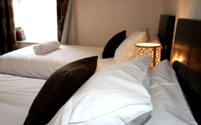 Cotswolds Valley Accommodation-Excl Prop