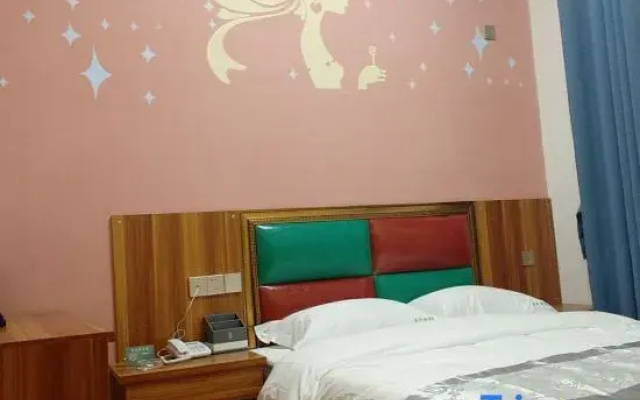 Mengzi Dream House Hotel (Honghe Avenue Branch)