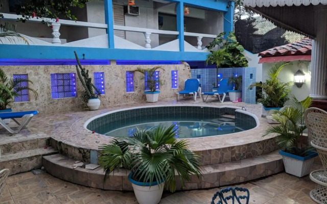 Hotel Tronco Inc