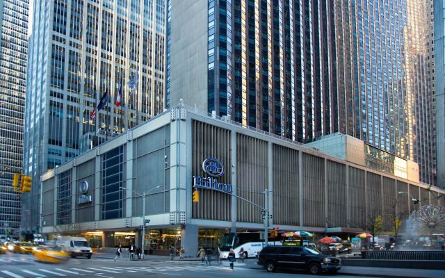 Отель Hilton Club New York вид на фасад