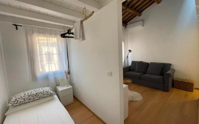 Palazzina privata di due piani con soppalco