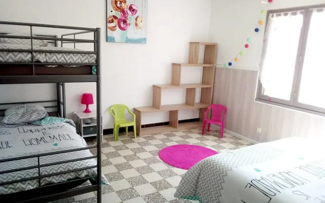 House With 2 Bedrooms in Champigny-sur-veude, With Enclosed Garden