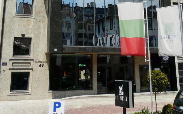 Business Hotel City Avenue вид на фасад