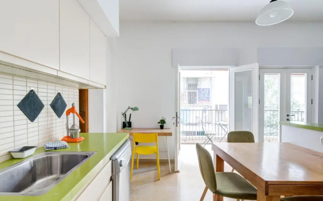 TLV2RENT Unique Dizengof Apartment