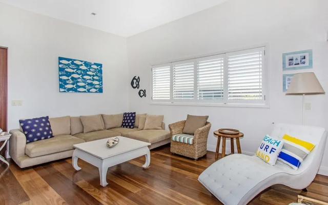 Salt Beach Holiday Home