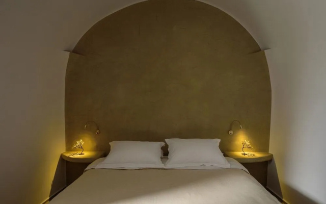 Oia Treasures Art Suites