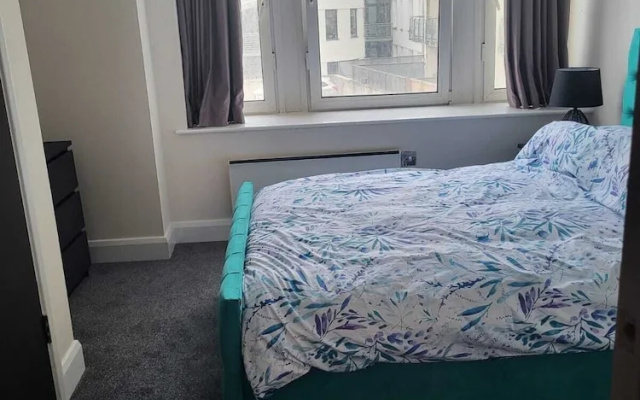 Stunning 3-bed Apartment in Heart of Cardiff Bay