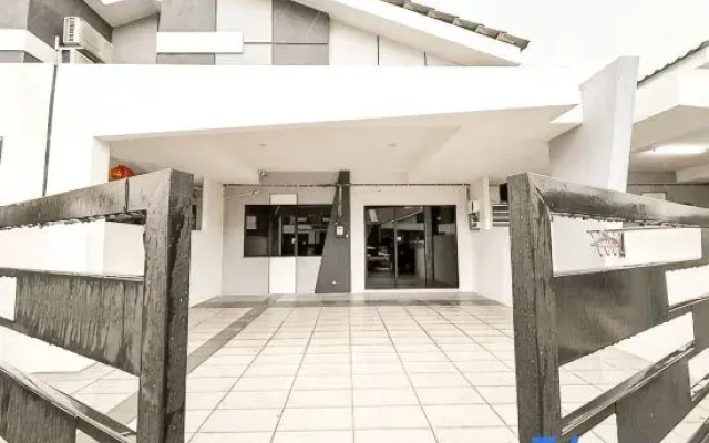 Mooncave Ipoh | 4BR Home for 10 Pax | Gunung Lang
