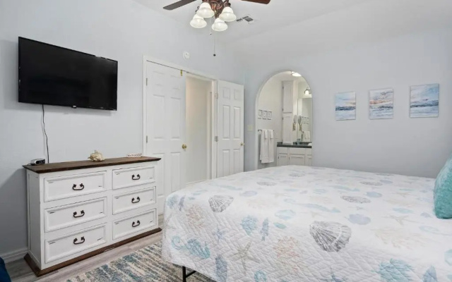 Sandy Pants Beach House by Miss Kitty’s