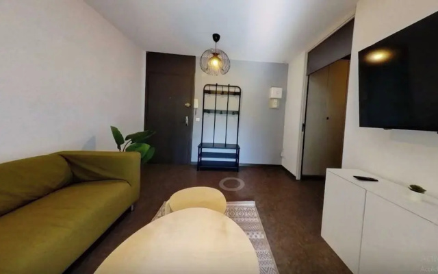 Private Room in a Shared Flat - Lyon 8 e