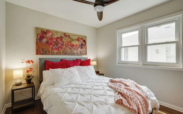 Pet-friendly Minneapolis Home ~ 8 Mi to Downtown!