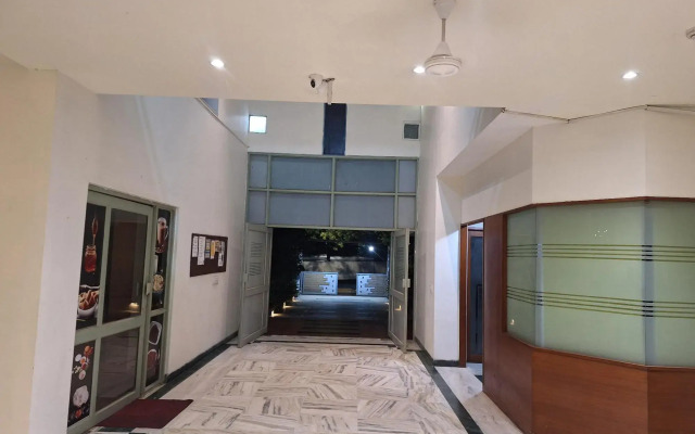 Fabhotel Sun N Step Club