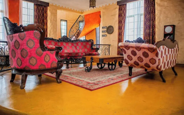 Tafaria Castle & Center for the Arts