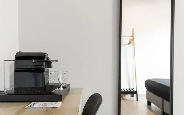 Ermoo Athens Modern Living