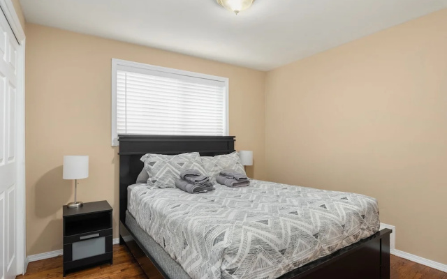 Seattle Vacation Home - Roy Street