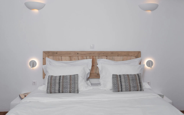 Villa Mira Paros  Luxury Suites