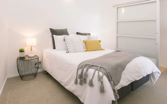 TOWNY - Penthouse with Carpark - 2 Bedrooms